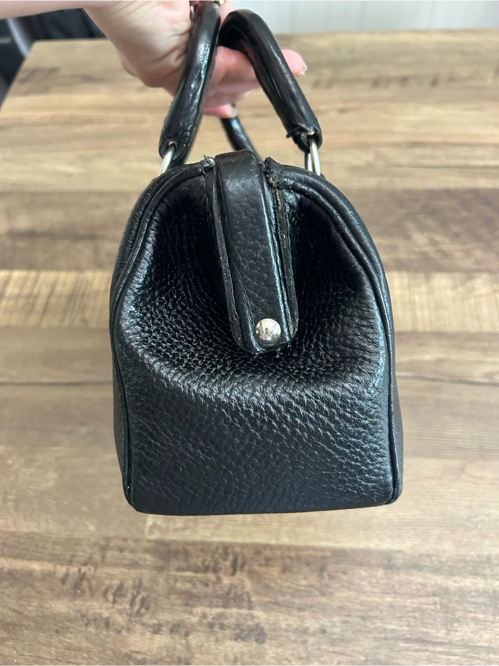 Vintage Black Pebbled Leather Mini Doctors Satchel - Mid Century Gladstone Frame - Picture 5 of 16